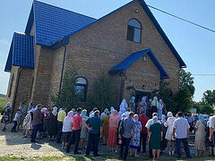 Η ενορία του χωριού Σεστριάτιν, που είχε υποστεί τις επιδρομές της «Ορθόδοξης Εκκλησίας της Ουκρανίας», έχτισε νέο ναό
