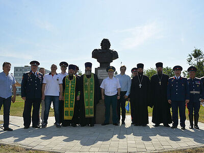 Памятник святому Александру Невскому освящен в Кантемировской дивизии