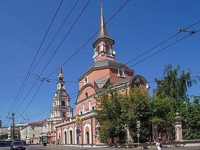 Интерьерам церкви апостолов Петра и Павла на Новой Басманной улице г. Москвы вернут исторический облик