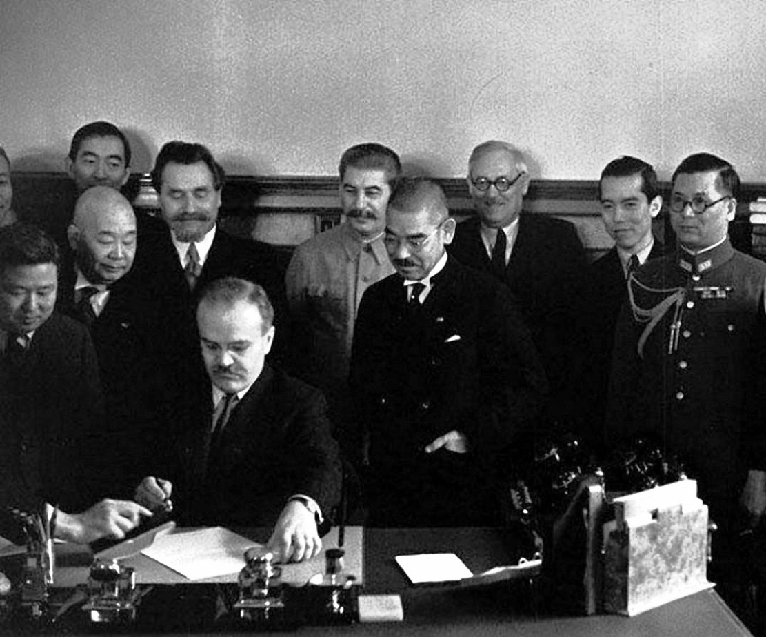 Договор в советское время. Советско-японский пакт о нейтралитете 1941 года. Мацуока министр иностранных дел Японии. Пакт о нейтралитете между СССР И Японией. СССР Япония пакт 1941.