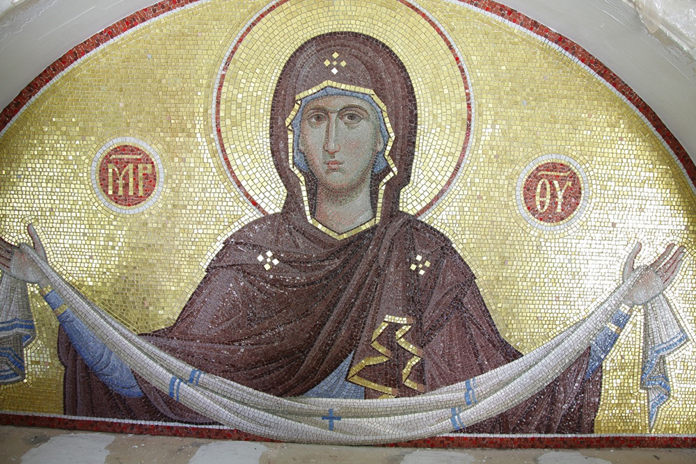 Мозаичная икона Покрова Пресвятой Богородицы, выполненная сёстрами обители