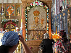 Polish faithful process 10 miles for Supraśl Icon of Mother of God