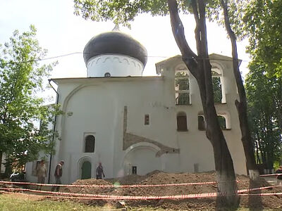 Псковские археологи завершили исследование территории Мирожского монастыря