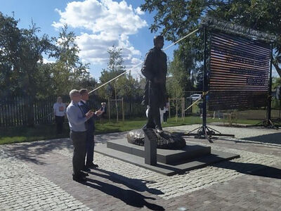 В Курской области открыт памятник скульптору Вячеславу Клыкову