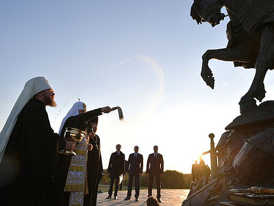 Президент России Владимир Путин и Святейший Патриарх Кирилл приняли участие в открытии мемориального комплекса «Князь Александр Невский с дружиной»