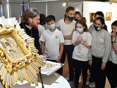Аргентинская епархия провела выставку православных икон «Святые лики»