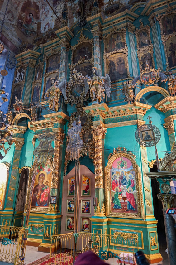 The iconostasis of the Holy Trinity Church
