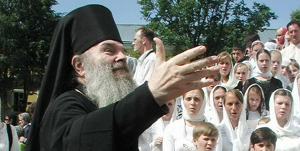 Голос церкви. Люди которые живут в церкви. Голос церкви журнал.