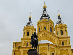 Памятник благоверному князю Александру Невскому освящен в Нижнем Новгороде