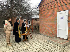Церковный центр гуманитарной помощи открыли в городе Зернограде Ростовской области