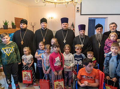 Представители Издательского Совета передали книги беженцам из Донецка