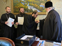 Donetsk hierarch meets with priests of damaged churches