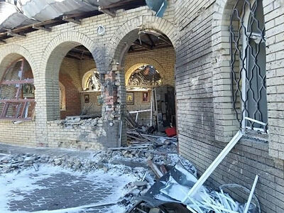 В Донбассе продолжают страдать монастыри и храмы