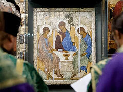 Rublev’s Trinity icon returns to monastery for first time for St. Sergius celebrations
