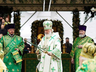 Святейший Патриарх Кирилл: Сегодня многие силы работают для того, чтобы лишить наш народ национального самосознания, веры и чувства патриотизма