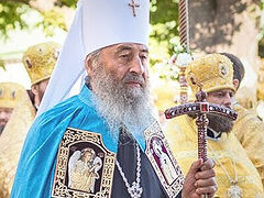 Patriarch Kirill calls on Metropolitan Onuphry to preserve canonical unity and purity