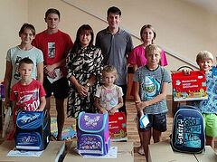 В Смоленской, Донской и Астраханской митрополиях помогли собрать в школу детей беженцев. Информационная сводка о помощи беженцам (от 6 сентября 2022 года)