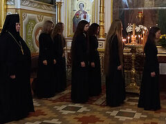 8 nuns tonsured at Ukrainian convent