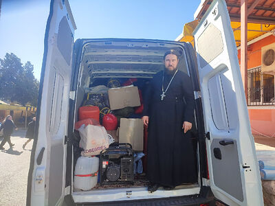 Специальный гуманитарный центр Крымской митрополии передал теплую одежду и обувь беженцам в ПВР. Информационная сводка о помощи беженцам (от 24 октября 2022 года)