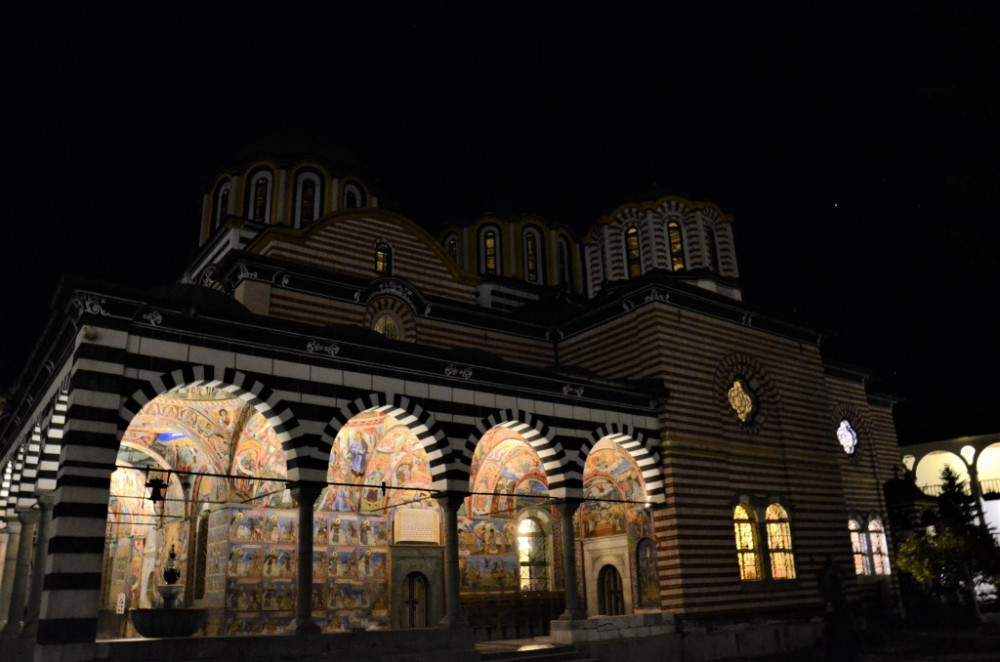 Храм Рождества Пресвятой Богородицы Рыльского монастыря в Болгарии