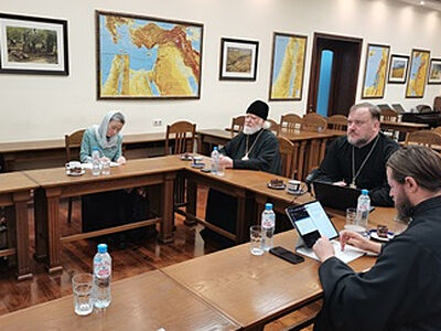 В Сретенской духовной академии прошел круглый стол, посвященный вопросам канонизации святых в Русской Православной Церкви сегодня