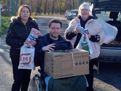 Приходы храмов России и Украины передают беженцам продукты, одежду, лекарства. Информационная сводка о помощи беженцам (от 16 ноября 2022 года)