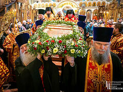 Ukraine: Relics of 18th-century ascetic solemnly transferred to Pereyaslav (+VIDEO)