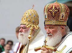 Patriarch Theodoros stops commemorating Patriarch Kirill, Russian Exarch declared defrocked by Alexandria