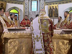 Cypriot bishop who previously supported Orthodoxy in Ukraine concelebrates with schismatic at Phanar