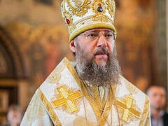Ukraine sanctions five more hierarchs, two priests