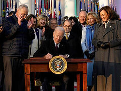 Biden signs law defending gay marriage at federal level