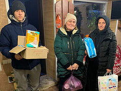 Северодонецкая епархия раздала продукты жителям Лисичанска, Сватова и Счастья. Информационная сводка о помощи беженцам (от 21 декабря 2022 года)