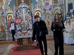 Σε ναό της Ουκρανικής Ελληνο-Καθολικής Εκκλησίας δόθηκε «παράσταση» με κοπέλες-δαίμονες στο ιερό