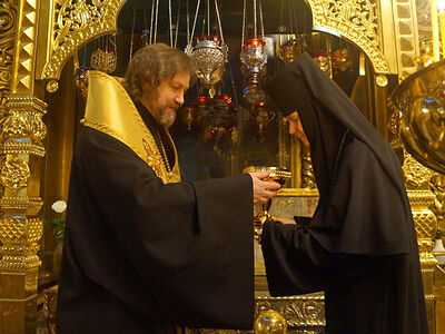 В Алексеевский ставропигиальный монастырь передан ковчег с частицей мощей святителя Алексия Московского