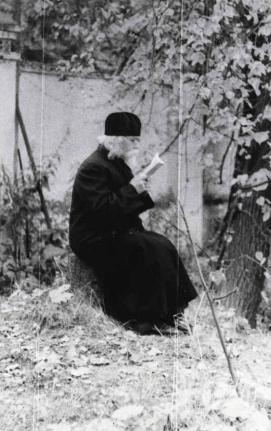 Отец Иоанн в Переделкино, 1980