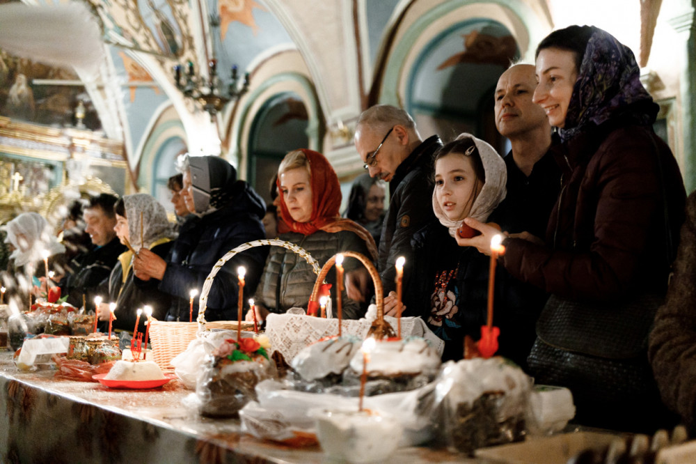 Blessing the kulich in the Trapeza Church of the Holy Trinity-St. Sergius Lavra