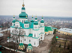 Ukraine requires Church to vacate state-owned monasteries and cathedral in Chernigov