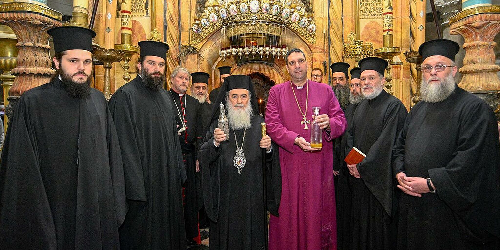 Orthodox and Anglican of Jerusalem consecrate oil for