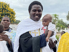Dozens upon dozens baptized into Christ in Tanzania