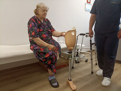 10 человек из зоны конфликта завершили протезирование в церковной больнице святителя Алексия. Информационная сводка о помощи беженцам (от 28 марта 2023 года)