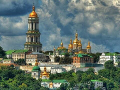 Ukraine cancels 2013 decree on transfer of Lavra to use of Ukrainian Church