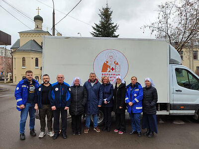 239 больничных добровольцев посетили Мариуполь с апреля 2022 года. Информационная сводка о помощи беженцам (от 5 апреля 2023 года)