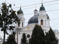 Ukrainian Church deprived of land under churches across the country
