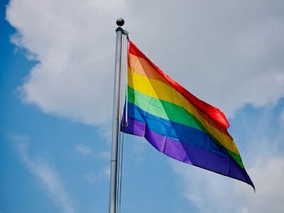 Лондон: родители решили засудить школу, в которой детей пообещали «сурово наказать» за отвержение ЛГБТ-идеологии
