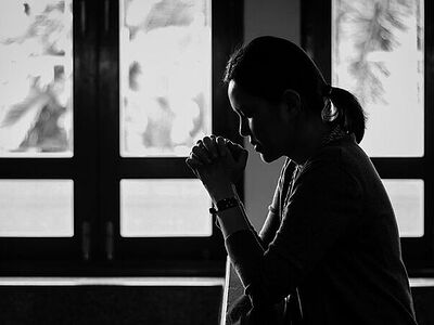 87% регулярно молящихся американцев сказали, что их молитвы были услышаны в прошлом году – опрос