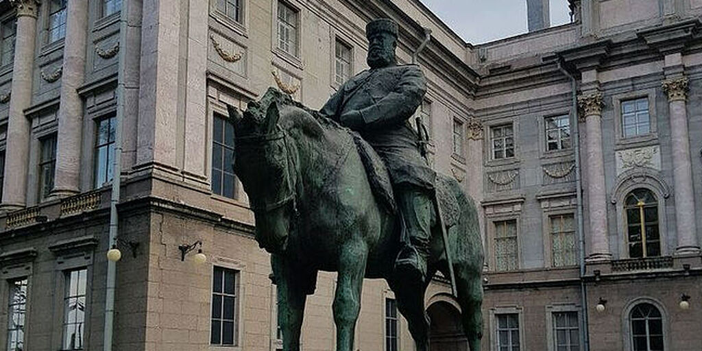 Памятник александру 3 санкт петербурге