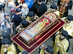 Romania: 20,000 faithful process with relics of St. John the New of Suceava (+VIDEOS)