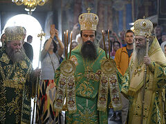 Bulgarian and Macedonian hierarchs and Romanian choir celebrate relics of St. John of Rila