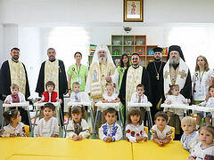 Patriarch of Romania consecrates Church-run nursery