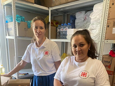 Служба «Милосердие Омск» передала 85 наборов средств гигиены в ПВР. Информационная сводка о помощи беженцам (от 4 августа 2023 года)